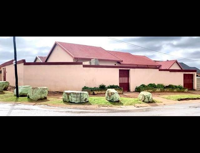 3 BEDROOM HOUSE FOR SALE IN MOHLAKENG